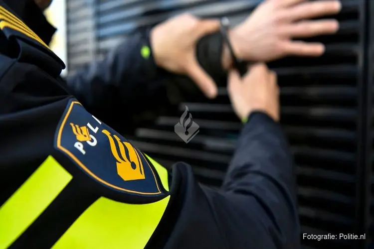 Nepagent op heterdaad aangehouden in Hoogeveen