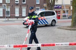 Man wordt geschept door auto in Meppel